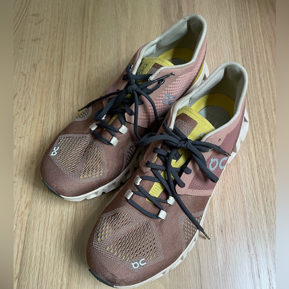 Womens on cloud sneakers